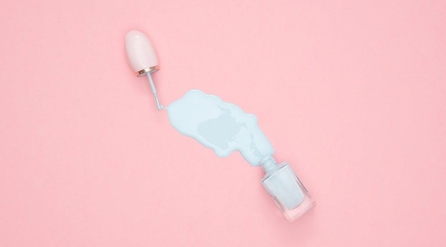making nail polish yourself DIY white nail polish