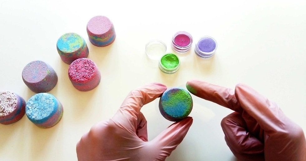 Painting mini DIY bath bombs with mica powder