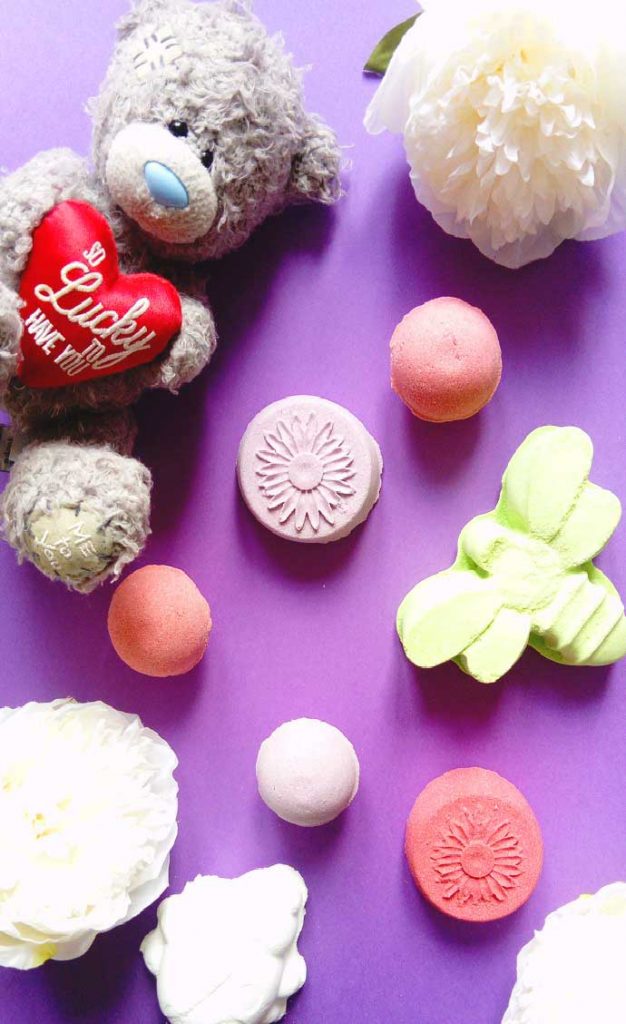 how to make bath bombs for kids with various sizes of bath bombs Homemade bath bombs for toddlers