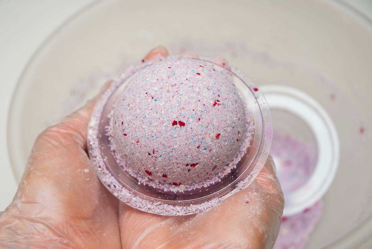 “A Little Bit of Everything” Bath Bomb Recipe – DIY Beauty Base