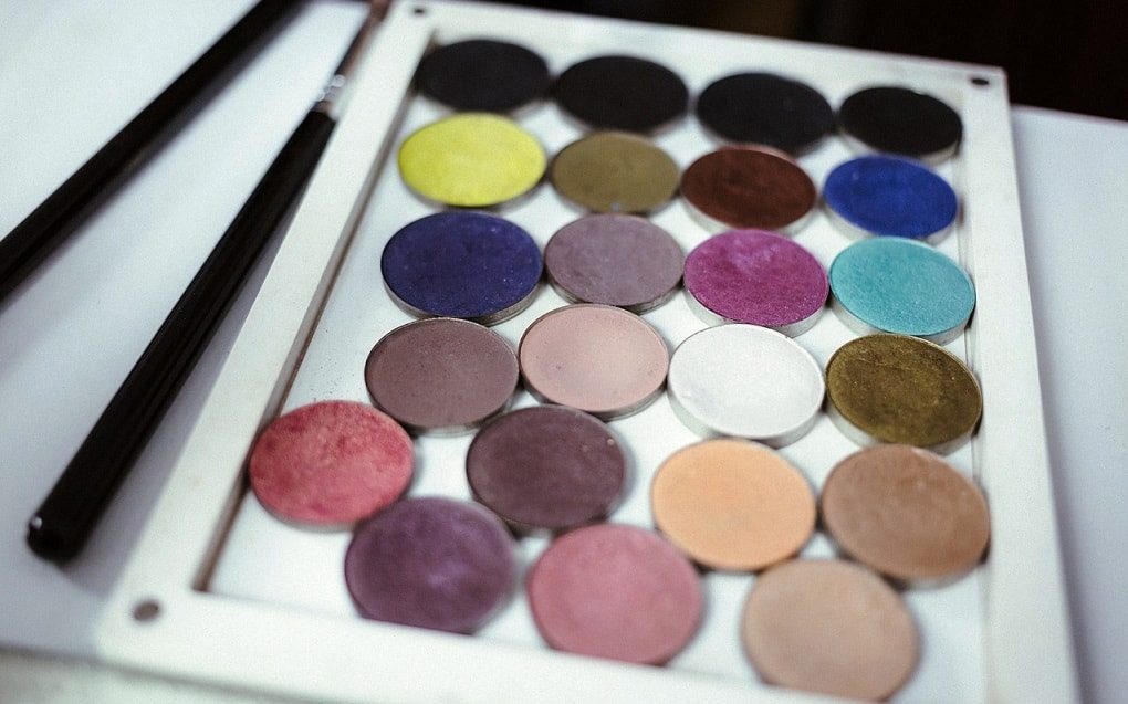 diy eyeshadow palette