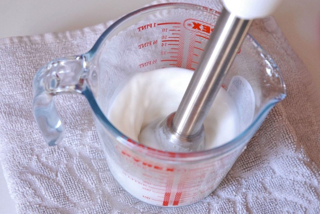 using immersion blender to mix DIY conditioner for hair