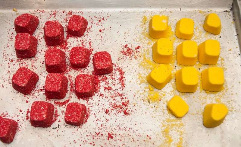 DIY bath bomb embeds DIY bath bomb embeds