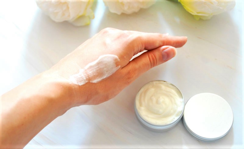 DIY Moisturizing Hand Lotion {No-Melt, Non-Greasy} – Mama Instincts®