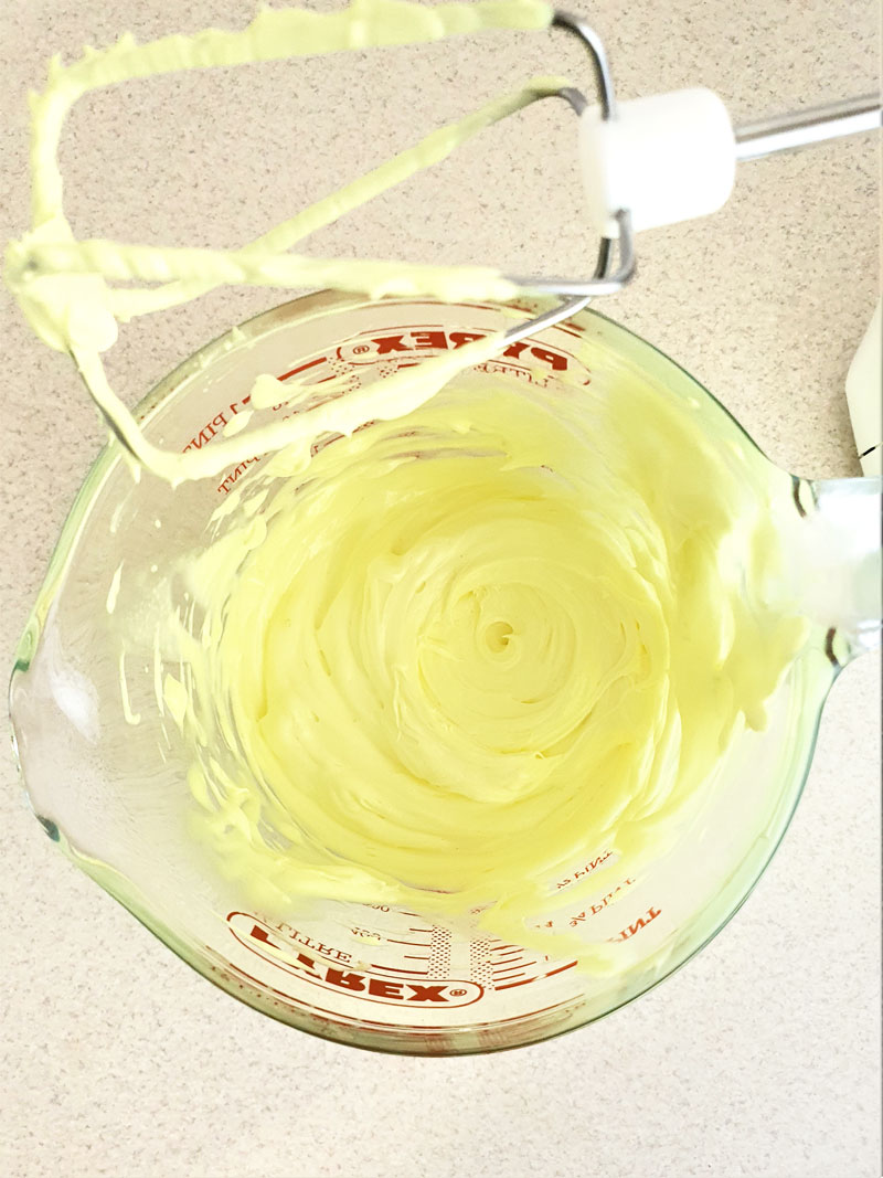 whipping turmeric body butter with hand blender