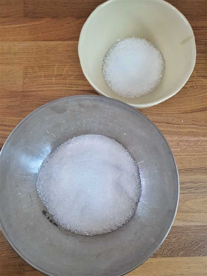 2 bowls with Epsom salts